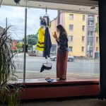 Aufbau der Ausstellung «Still Kissing My Kumpels* Goodnight. Queere Schichten zwischen Ruhrgebiet und Oberschlesien».